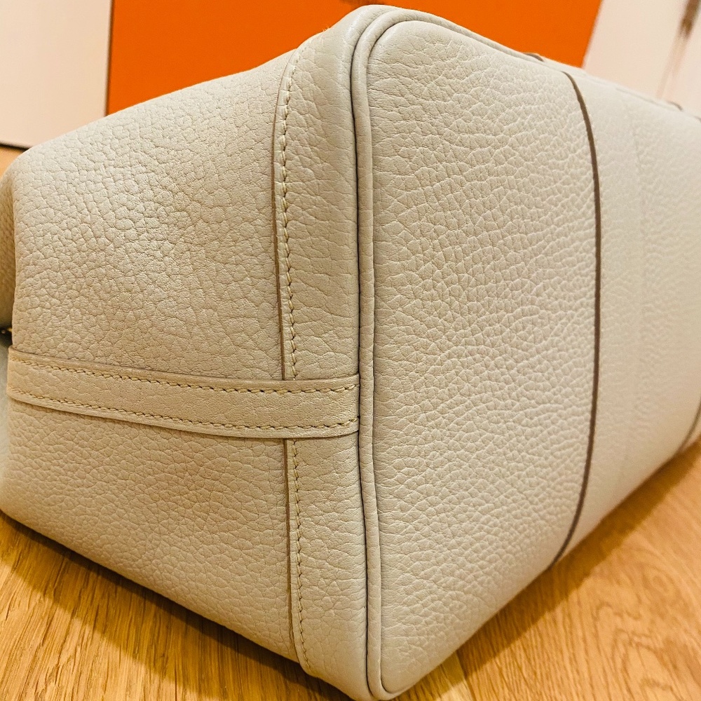 Hermes Light Gray/Cream Leather Tote - Picture 4 of 13